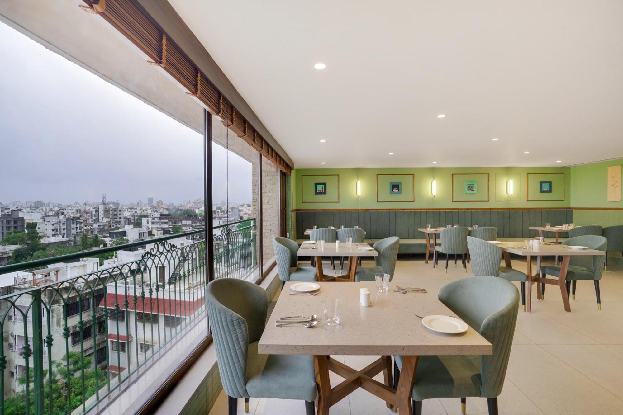 Lemon Tree Hotel, Rajkot Eksteriør bilde