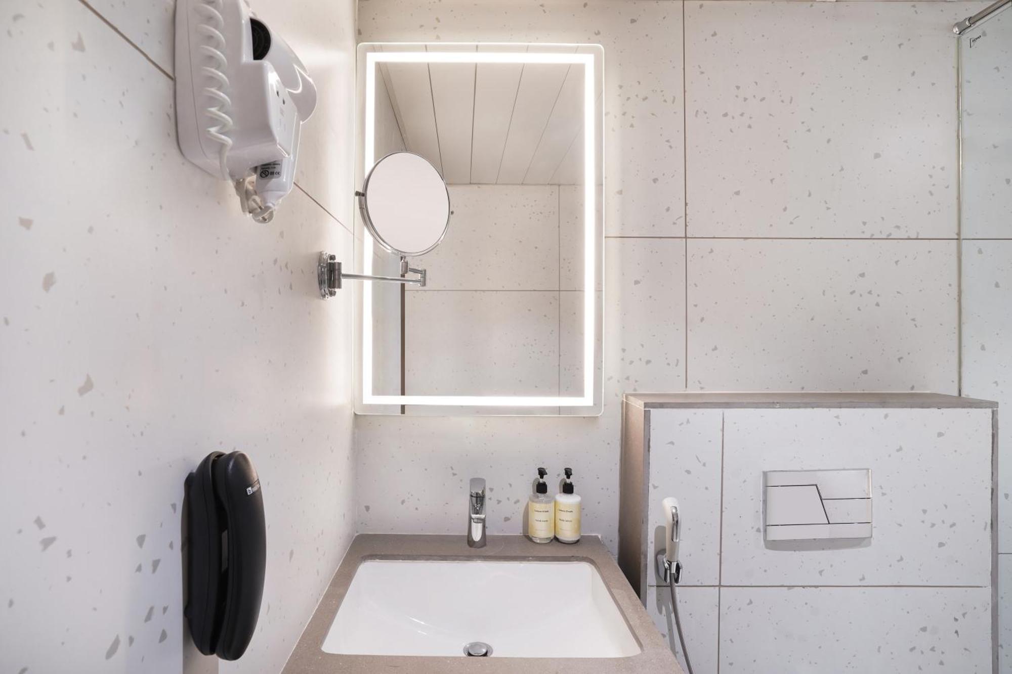 Lemon Tree Hotel, Rajkot Eksteriør bilde